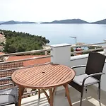 Apartament House With Sea View *