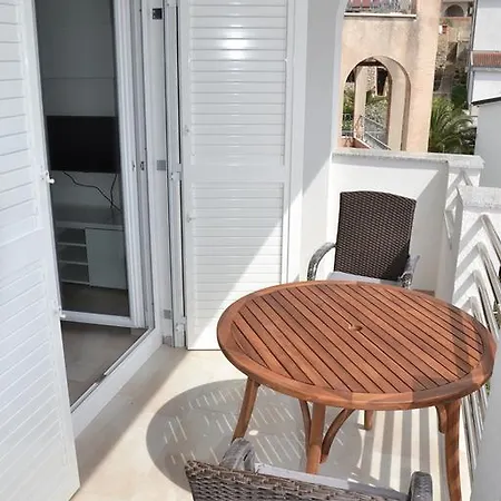 شقة House With Sea View دراغ