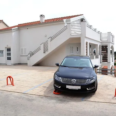 Apartment House With Sea View *