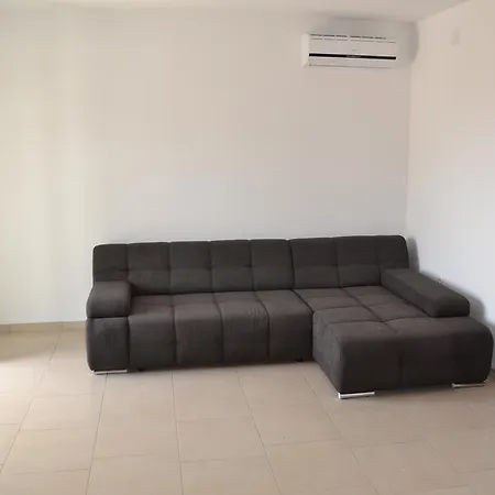 Apartment House With Sea View *