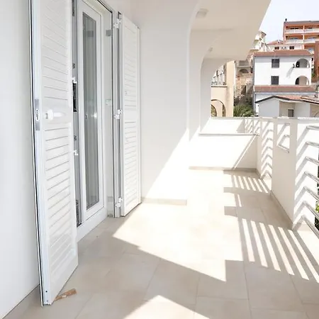 Apartment House With Sea View *